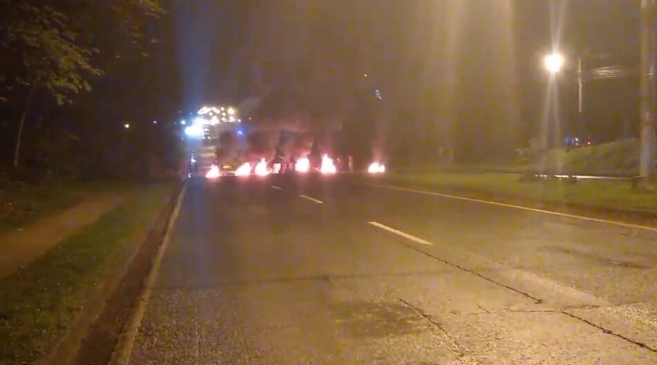 Policía reabre la vía Interamericana en Santiago