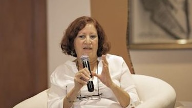 'Es un salto mortal pasar de la literatura al cine'