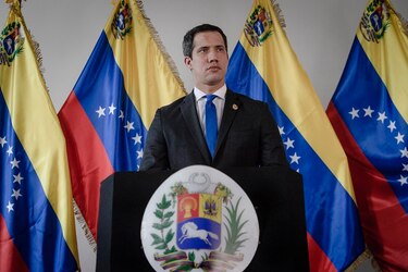 Guaidó llama a protestar tras manifestaciones espontáneas en Venezuela