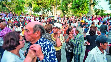 El bolero sobrevive en Perú
