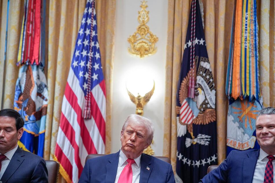 Donald Trump alerta que Colombia también podría entrar en su ofensiva contra el narcotráfico