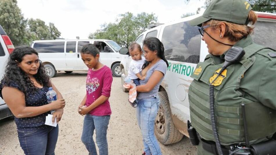 Demócratas presionan sobre crisis migratoria