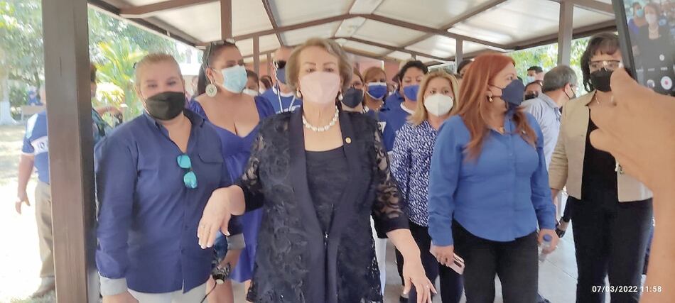 Todas las cartas juegan a favor de la rectora Etelvina Medianero de Bonagas