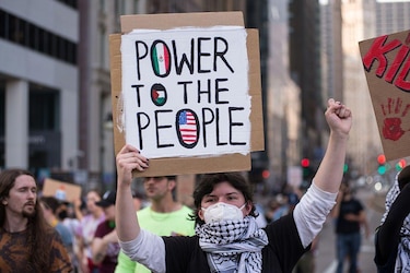 Las protestas contra ICE por las redadas migratorias se extienden de Los Ángeles a otras ciudades de Estados Unidos