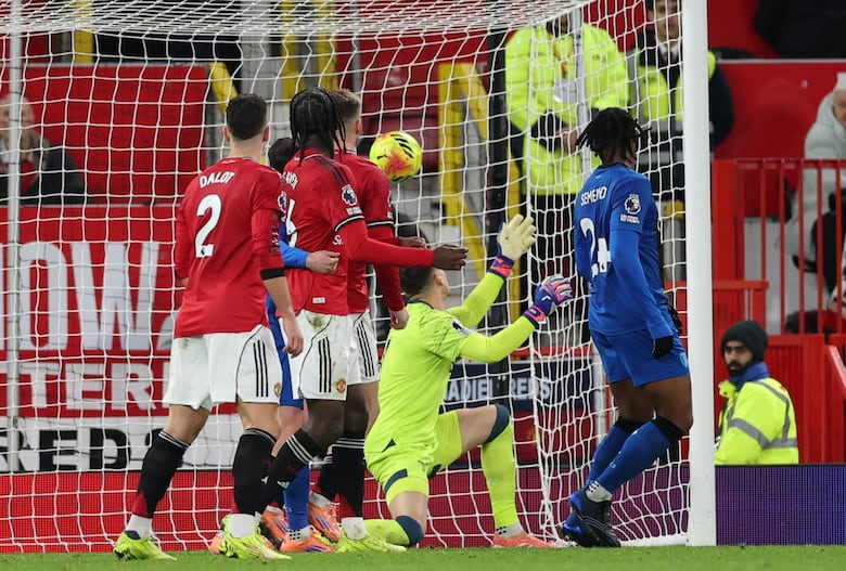 Old Trafford vibra con festival de goles de Manchester United y Bournemouth