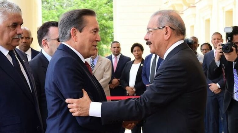 Cortizo viaja a la República Dominicana para conocer programas del gobierno de Danilo Medina