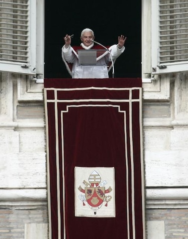 El Papa pide a cristianos que 'no se distraigan con las luces' de Navidad