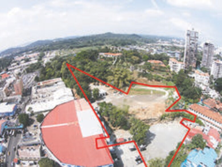 Rector de la Universidad de Panamá cede valiosas tierras