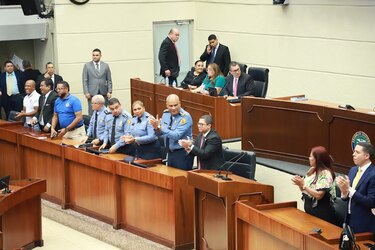 Proyecto que plantea modificaciones a la ley de los bomberos pasa a tercer debate