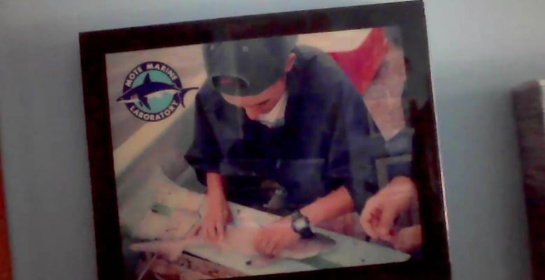 ‘Me perdonó la vida’: el impresionante relato del mexicano que sobrevivió a la mordida de un tiburón en la cabeza