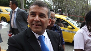Abogado Sittón denuncia penalmente a dos empresas