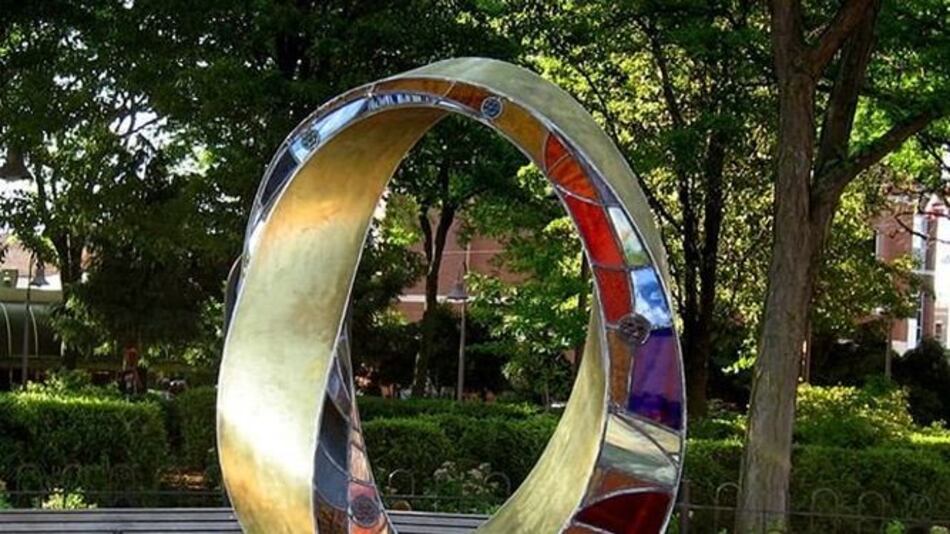 Roban escultura de 135 kilos de antigua iglesia en Chicago