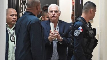 Expresidente Ricardo Martinelli asiste a citas médicas en el Hospital Santo Tomás