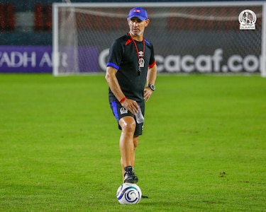 Técnico del Olimpia responde en Panamá: ‘El dinero no es lo principal’