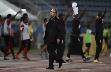 Arena renuncia como entrenador de Estados Unidos