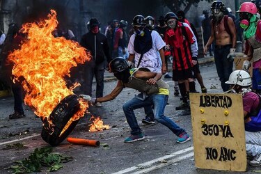 Estados Unidos ordena abandonar Venezuela a familiares de personal de su embajada