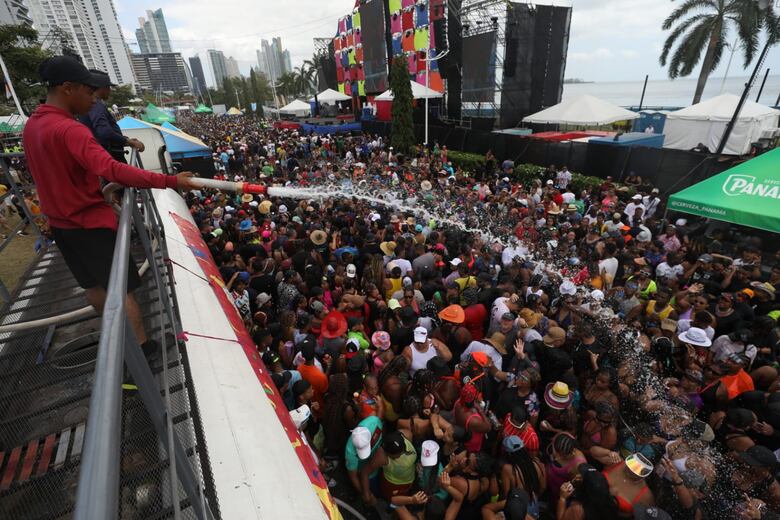 ‘Festival Carnavalístico’ llega a su tercer día con culecos y estrictas medidas de seguridad