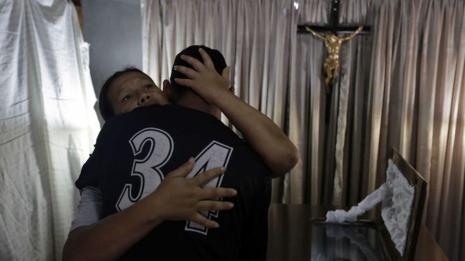 Nicaragua entierra a víctimas de matanza en protestas