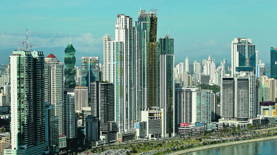 Corredor o asesor de bienes raíces