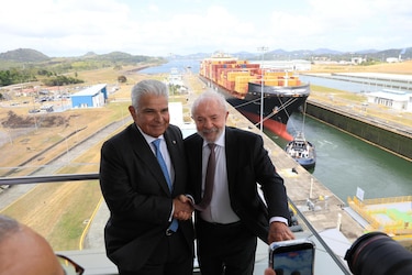 Presidentes de América Latina visitan las esclusas de Cocolí del Canal de Panamá