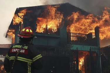 Chile declara el estado de catástrofe por unos incendios que han dejado al menos 19 muertos