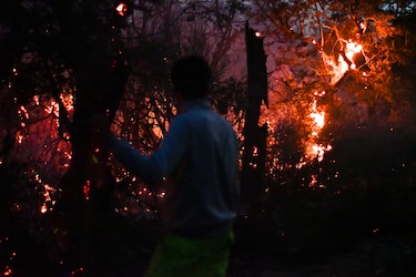 La Patagonia argentina enfrenta graves incendios y registra ya 45,000 hectáreas quemadas