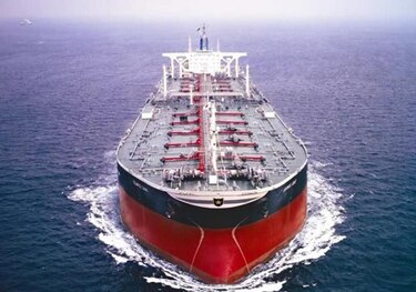 Estados Unidos sanciona a 29 buques por transportar crudo y derivados iraníes