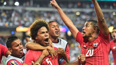 'Fútbol con dignidad' una campaña de Corprensa