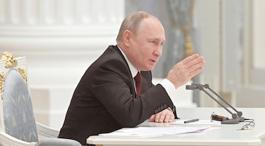 Putin reconoce independencia de zonas prorrusas de Ucrania