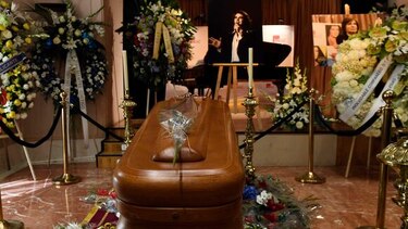 Fanáticos dan el último adiós a Camilo Sesto