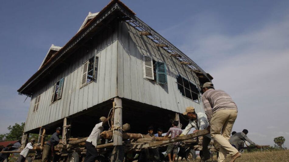 Camboya prohíbe el comercio de leche materna