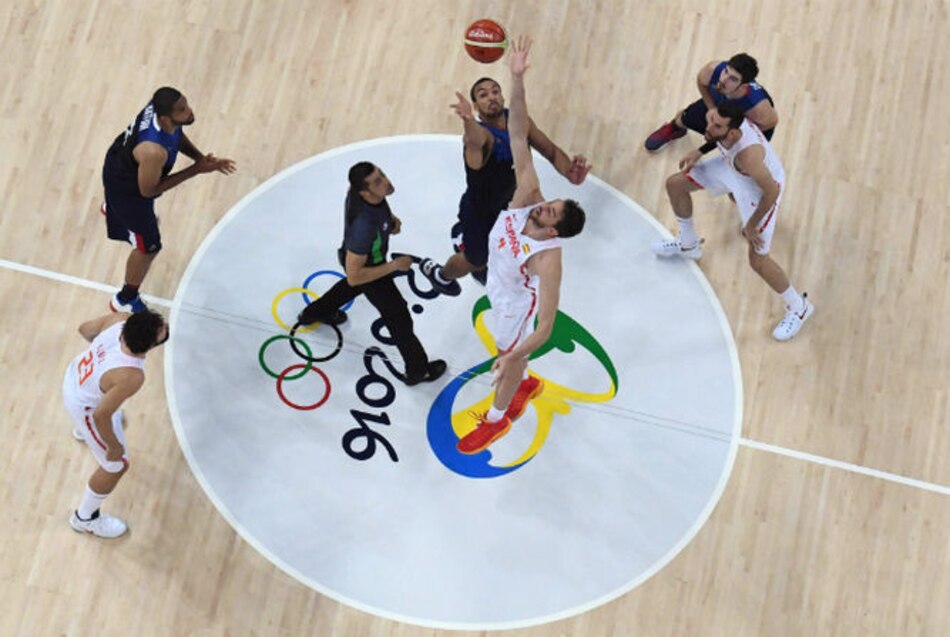 España y Australia avanzan a semis en baloncesto olímpico