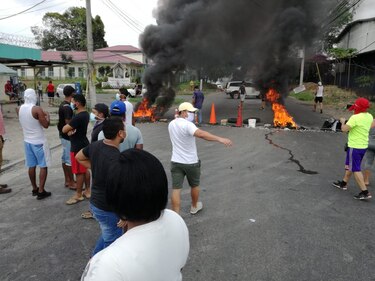 Cierre de calles en varios puntos de la capital, Panamá Oeste y Colón. ‘Queremos bonos. De aquí no nos vamos a mover’