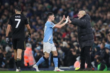 El City golpea al Fulham y aprieta la lucha con Arsenal