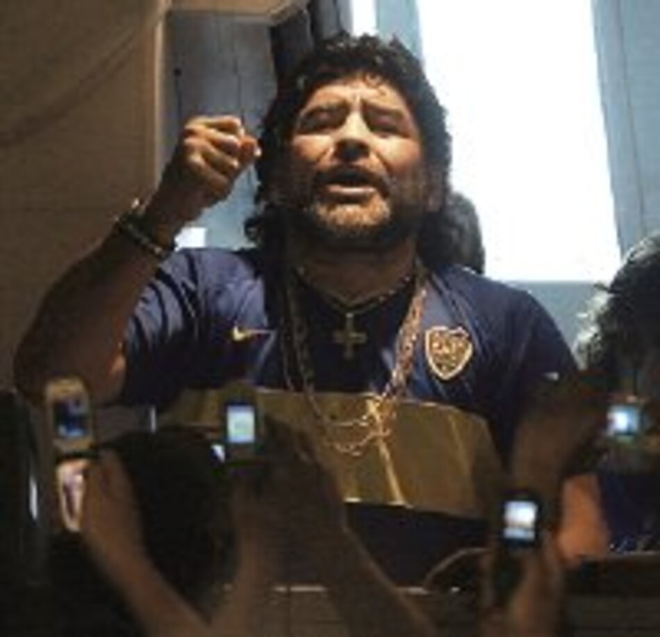 Maradona en problemas por el peso