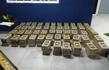 Encuentran droga en un vehículo que fue abandonado en el corredor Sur