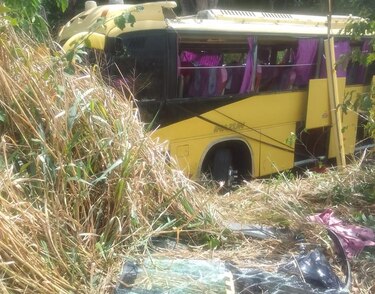 Accidente de un bus en Loma Campana deja 2 muertos y 30 lesionados