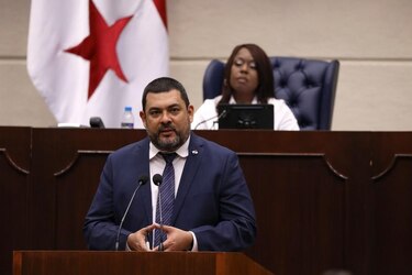 Presidente designa a Rafael Prado como nuevo administrador general de la AAUD