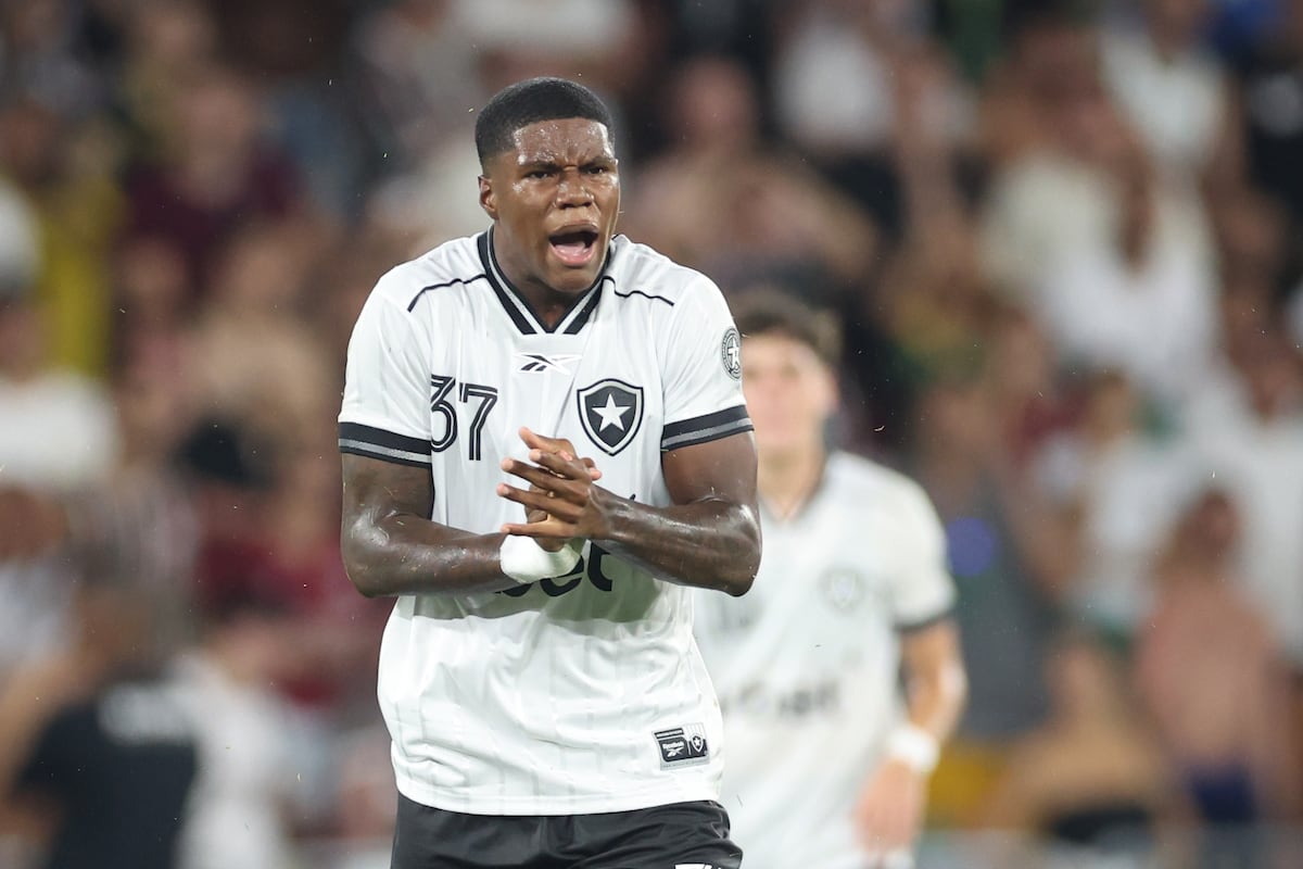 Kadir Barría estuvo cerca del gol y aporta en victoria del Botafogo
