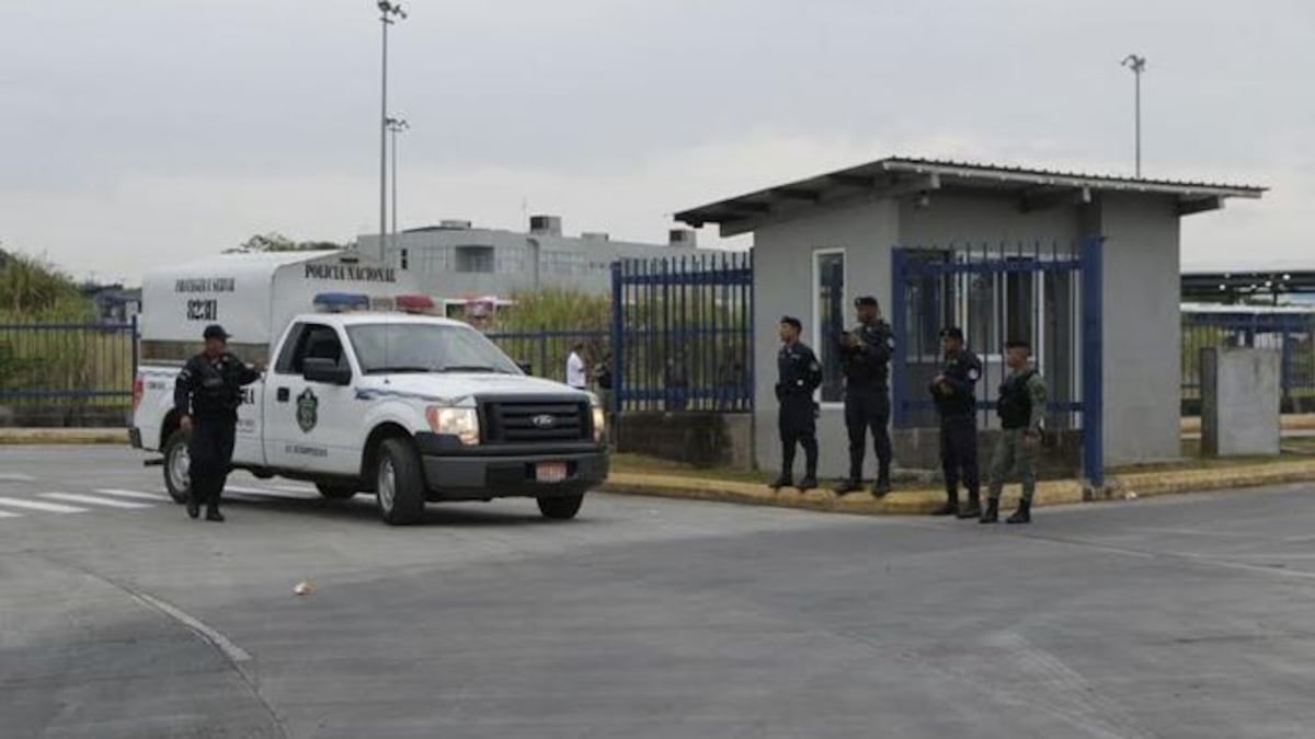 Operadores del Metro Bus aceptan arbitraje del Mitradel