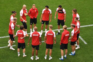 Australia no se desanima antes de duelo con Dinamarca