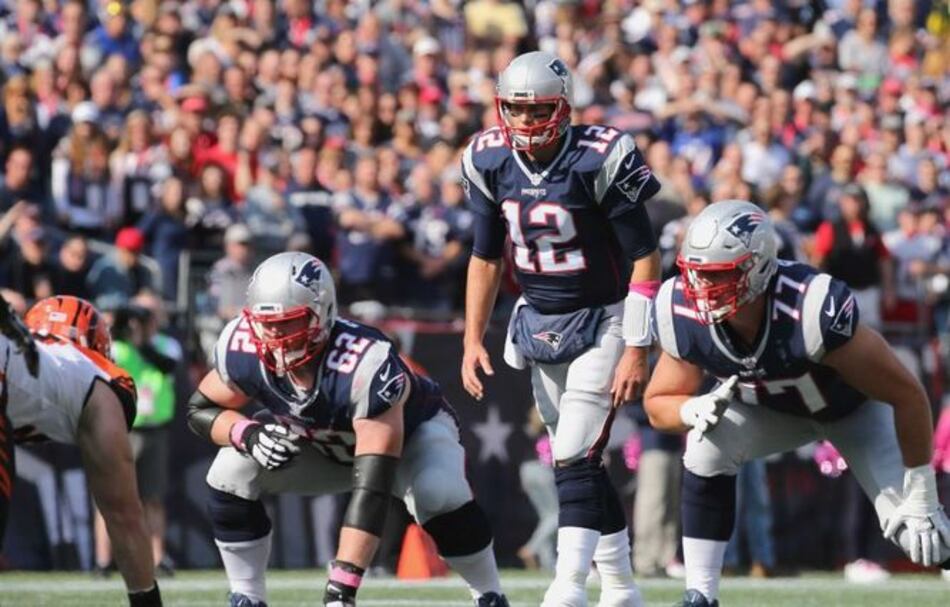 Brady y Patriots derrotan a Bengals; Dolphins frenan a Steelers