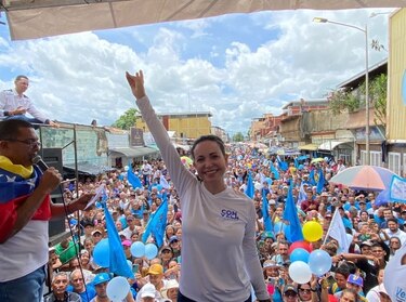 Machado convoca a los venezolanos a las calles un día antes de la investidura presidencial