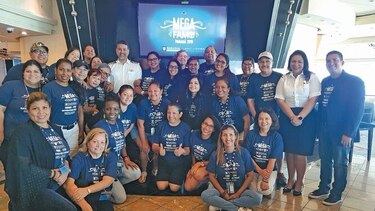 ‘Mega Fam’ en el Navigator of the Seas