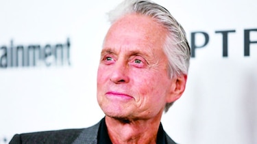 MICHAEL DOUGLAS PROMUEVE LA PAZ A TRAVÉS DEL ARTE