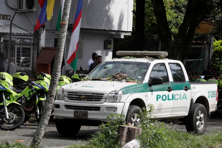 Al menos cinco fallecidos y 36 heridos por explosión de bombas en Colombia