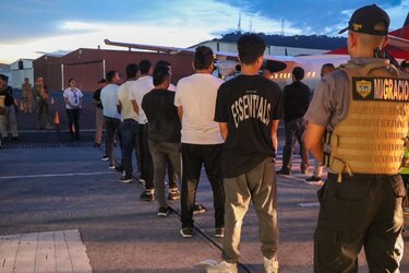 Estados Unidos financia vuelos de deportación en Panamá con más de $1 millón