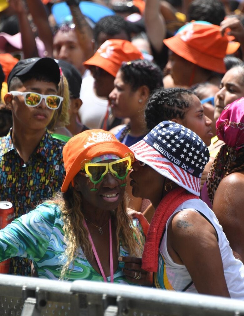 El carnaval en imágenes: así transcurrió el segundo día de fiesta