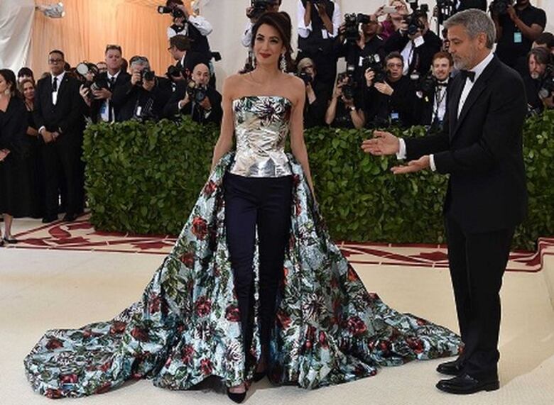 Vírgenes, ángeles y papisas en la célebre gala del Met en Nueva York