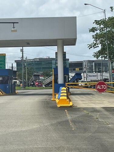 Nueva jornada de manifestaciones y cierres en varios puntos del país; docentes se concentran en la Contraloría